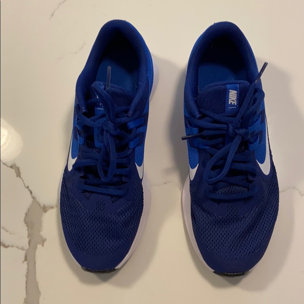 NIKE Sneakers Size 3.5Y